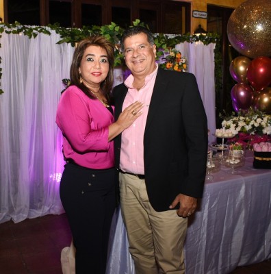 Rossy de Jeer y su esposo, Luis Jeer.