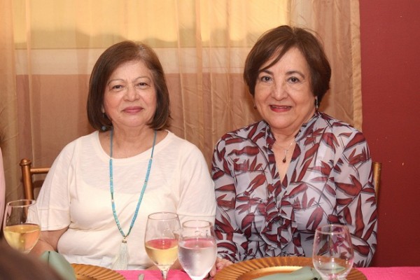 Ruth Medina y Flavia Medina.