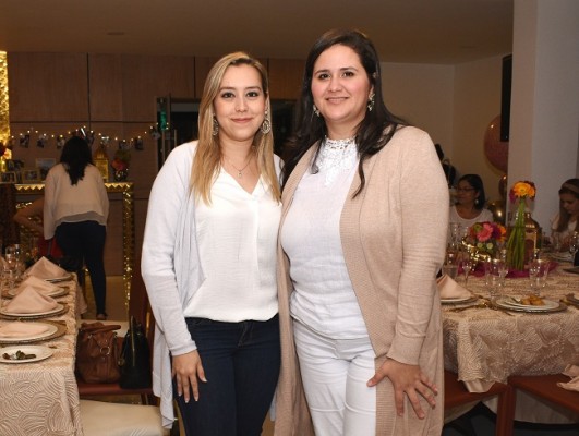 Ruwaida Hassan Mohd de Portillo y Nataly Portillo