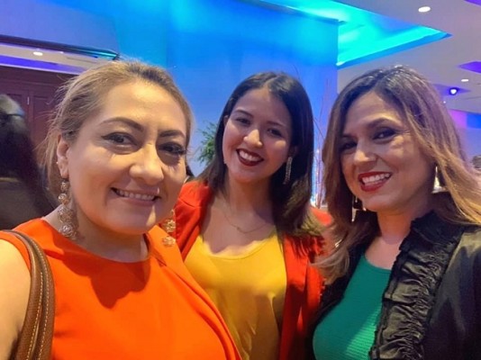 Sonia Mejía con Enma Bonilla y Wendy Pineda celebrando el Día de la Mujer en el Club Hondureño Árabe