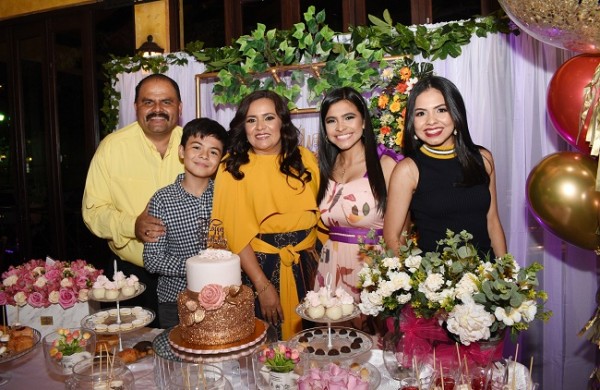 Wilmer Palada, Wilmer Jr., Melania de Palada, Brenda y Ana Paola Palada.