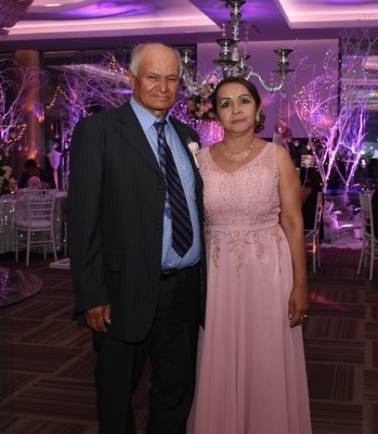 Ana Luz Figueroa Sierra y Jorge Alberto Rivera Tábora, padres de la novia.