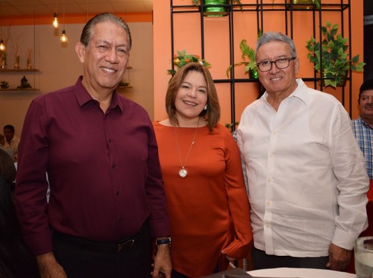 Arnie´s Dinner & Grill apertura su nuevo restaurante en Mega Mall 