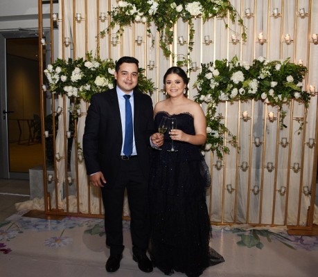 Carlos Alejandro Aguilar Torres y Cristel Mancía Rivera brindaron por su gran amor y unión matrimonial