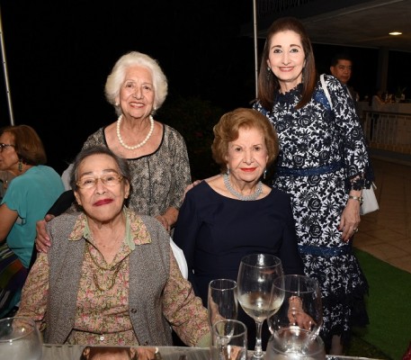 Consuelo Castellanos de Medina, Neda Canahuati, Vilma Corrales y Julieta Kattán