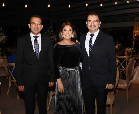 César García, Claudia y Gregorio Fernández