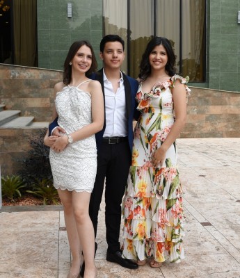 Erica Gamero, Gabriel Castillo y Marian Hernández