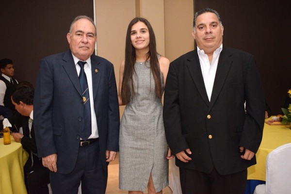 Horacio Caldera, Grace y Ricardo Canahuati.