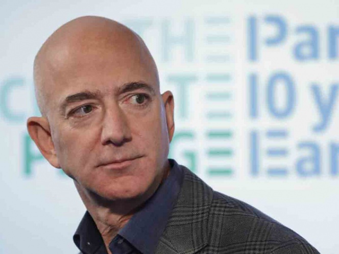 El fundador de Amazon, Jeff Bezos gana 13 mil millones de dólares en 15 minutos