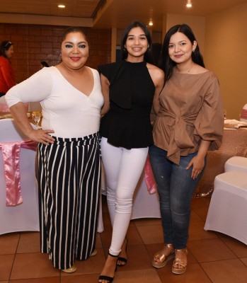 Karla Sampang, Marcela Reyes y Verenice Romero