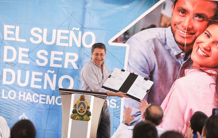 Presidente Hernández sanciona Ley de Vivienda y Asentamientos Humanos