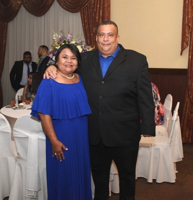 Los padres del novio, Geovanny Peralta y Mirian Núñez