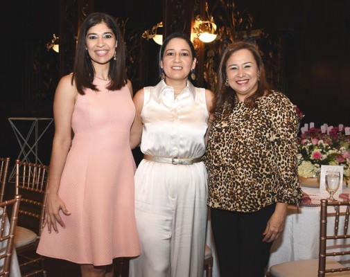 Mariela Pineda, Nohelia Bautista y Jenny Corea