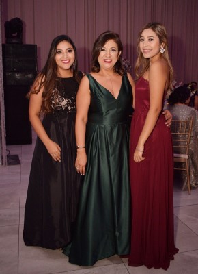 Michelle Arguelles, Mayra Arguelles y Daniela Arguelles.