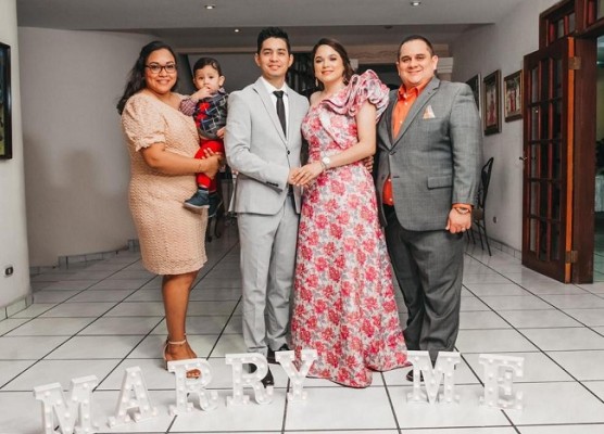 Reina Maradiaga de Rosales, Carlos Alejandro Corleto, Kimberly Michelle Rosales y Oscar Rosales
