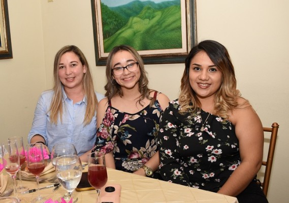 Rosangela Panchamé, Laureen Panchamé y Maryin Herrera