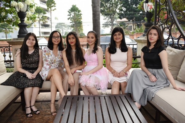 Sussette Barrieri, Andrea Godoy, Shelsea Rivera, Digna Ordóñez, Andrea Urtecho y Valeria García