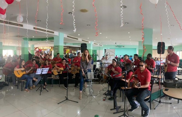 UTH celebra por todo lo alto el Día del Amor y la Amistad 