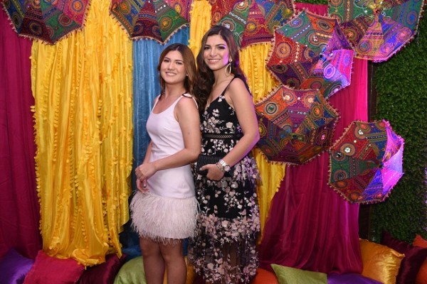 Victoria Reyes y Leyla Faraj