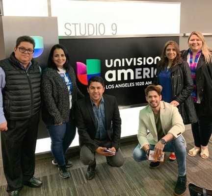 El director Ernesto Pumpo y Expositores del Bazar del Sábado, visitaron las instalaciones de Univision, como parte de la gira de medios para promocionar la feria Expohondureña que se llevará a cabo el próximo sábado 14 de marzo en Los Ángeles, CA.