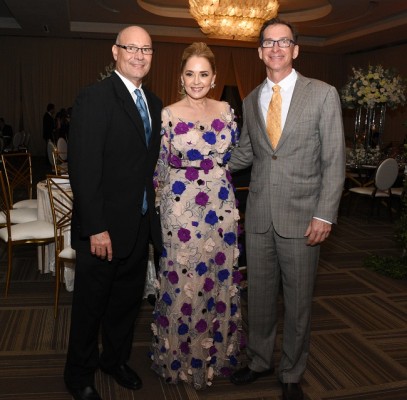 Enrique Hegebarth, Betsy Rodríguez y Stiven Bruno