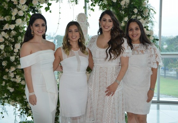 Jessica Vega, Esther Canahuati, Monica Handal y Marlen Rojas