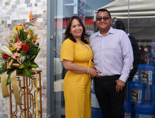 Brindis por éxito de Lubrishop en San Pedro Sula