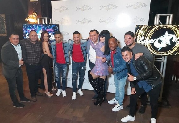 La agrupación musical Los Silver Star realizó el lanzamiento de su nuevo video "Me voy a emborrachar amor", en un evento concretado en el Club Hondureño Árabe ayer jueves.