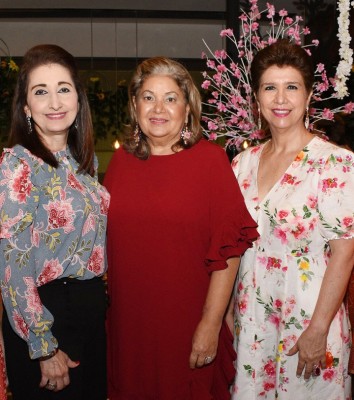 Lety Figueroa de Morales con Neda de Canahuati y Norma de Santos