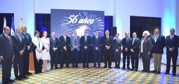 Los miembros de la ACCS en una imagen del recuerdo celebrando su 56 aniversario.