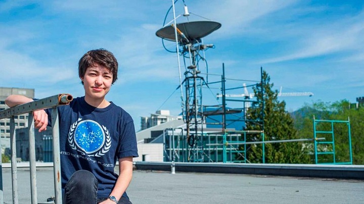 Estudiante de 23 años descubre 17 planetas, uno similar a la Tierra