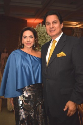 Sandra y Mario Canahuati.