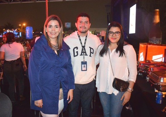 Sarah Zepeda, Andrea Santos y Karen Valencia.