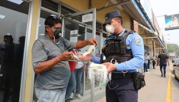 Inician entrega masiva de mascarillas en San Pedro Sula