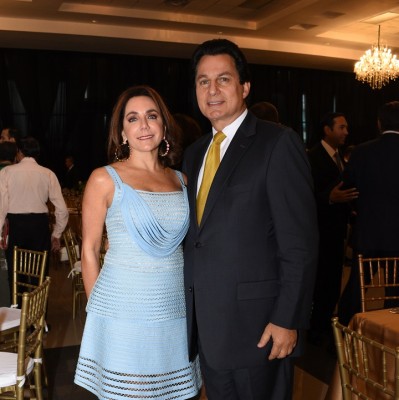 Sandra y Mario Canahuati.