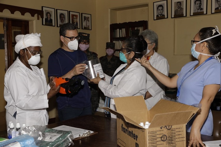 Entregan equipo de bioseguridad a personal sanitario del Hospital del Tórax para enfrentar coronavirus