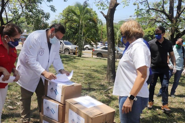 Club Rotario Merendón en alianza con Spirit of America y Fuerza de Tarea Conjunta Bravo entregan donativo al Hospital Mario C. Rivas