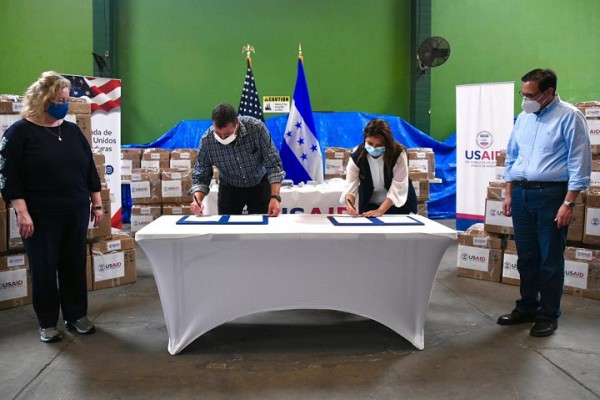 Gobierno de los EEUU dona ventiladores para apoyar a Honduras en la lucha contra la COVID-19