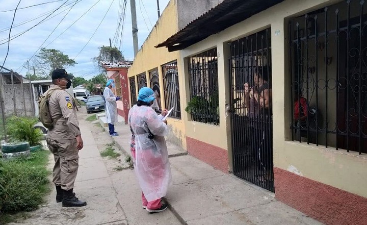 Equipos de Respuesta Rápida han llegado a más de 6,000 casas en Cortés, segun calculó de viceministro de Salud