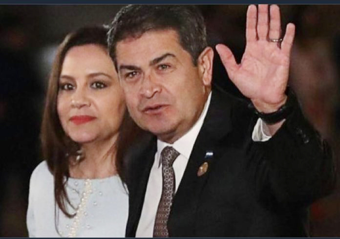El presidente de Honduras, Juan Orlando Hernández y su esposa dan positivo al COVID-19