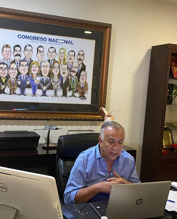 “El proceso democrático no puede, ni debe sufrir interrupciones” asegura Mauricio Oliva