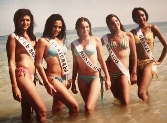 Hoy recordamos a la guapísima Mercibel García Montes que compitió por nuestro país en el Miss Costa Maya 2002