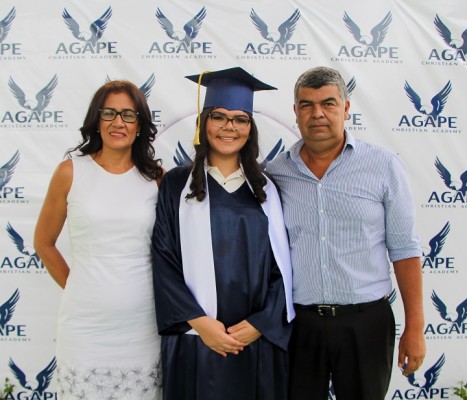 Angelica de Osorto, Sofia Osorto, Juan Pablo Osorto