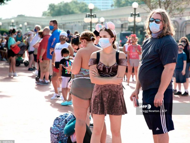 Disney reabre su puertas en Orlando en momentos en que la pandemia se acelera en Florida