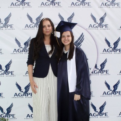 Gabriela Alejandra Paredes y Gabriela Sofía Paredes