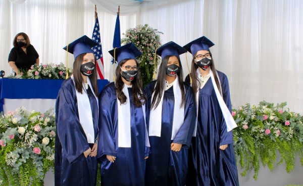 Gabriela Paredes, Bianca Prudoth, Daniela Martinez, y Julissa Lopez