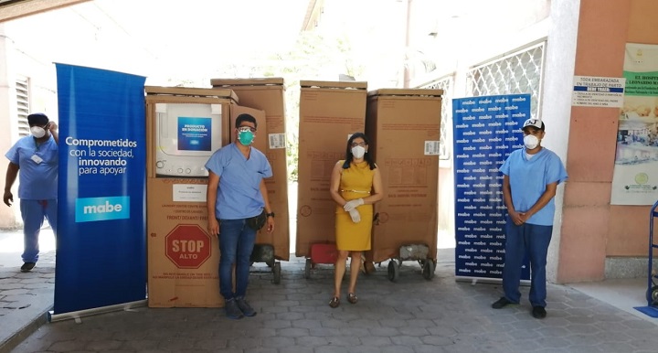 Mabe apoya a personal de la salud con donativo de Centros de Lavado