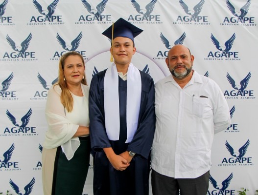 Sandra Madrid, Gabriel Barahona y Javier Barahona