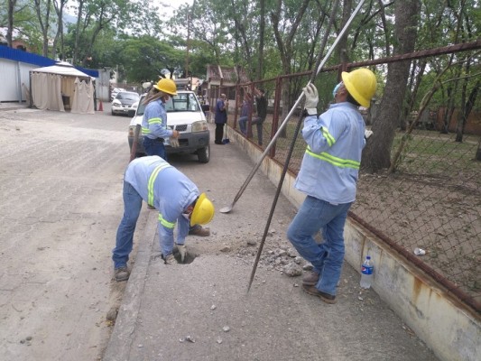 ENEE inicia primera fase de la instalación eléctrica para hospital móvil en San Pedro Sula 