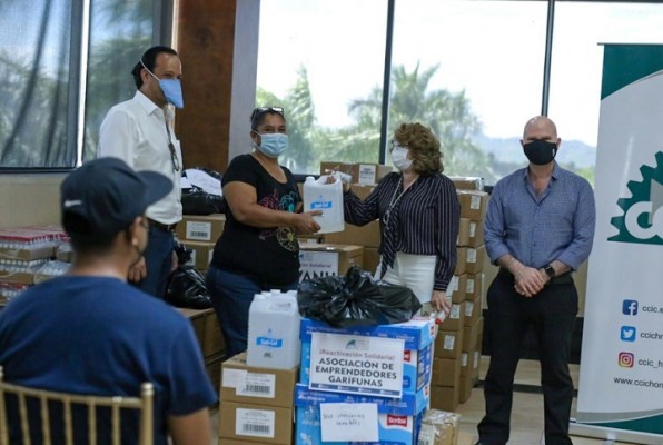 CCIC entrega insumos de bioseguridad a comerciantes informales de San Pedro Sula